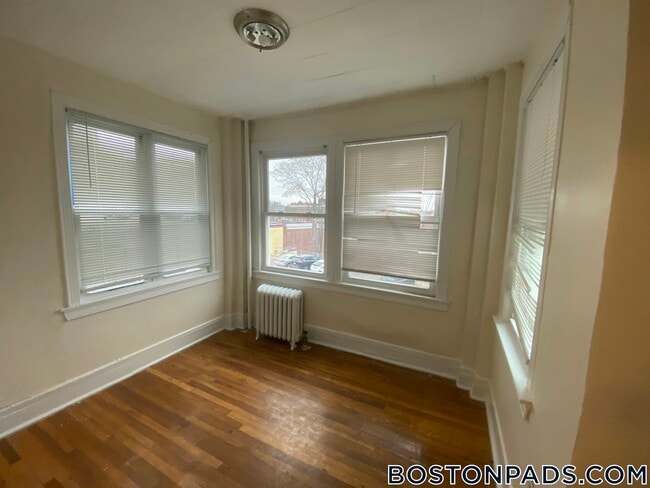 244 Kelton St, Unit 7 in Boston, MA - Foto de edificio - Building Photo