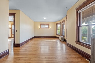 2209 Pleasant, Llc in Minneapolis, MN - Foto de edificio - Building Photo