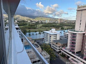 435 Seaside Ave in Honolulu, HI - Building Photo - Building Photo