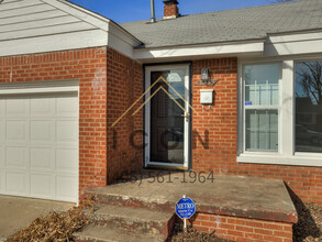 3233 NW 44th St in Oklahoma City, OK - Foto de edificio - Building Photo