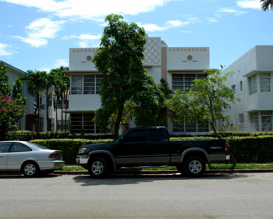 811 Jefferson Ave in Miami Beach, FL - Building Photo