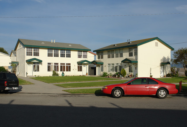 Pleasant Valley Village in Oxnard, CA - Building Photo - Building Photo