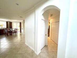 11368 NW 46th Ln in Doral, FL - Building Photo - Building Photo