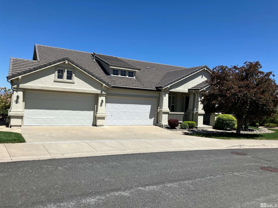 2135 Kingman Ct in Reno, NV - Building Photo