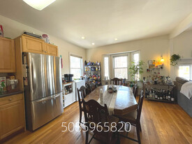 15 Englewood Ave, Unit 2 in Brookline, MA - Building Photo