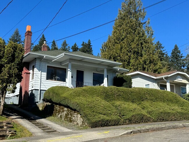 4423 SW Condor Ave in Portland, OR - Foto de edificio - Building Photo
