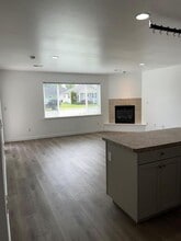 208 Noble St in Sumas, WA - Foto de edificio - Building Photo