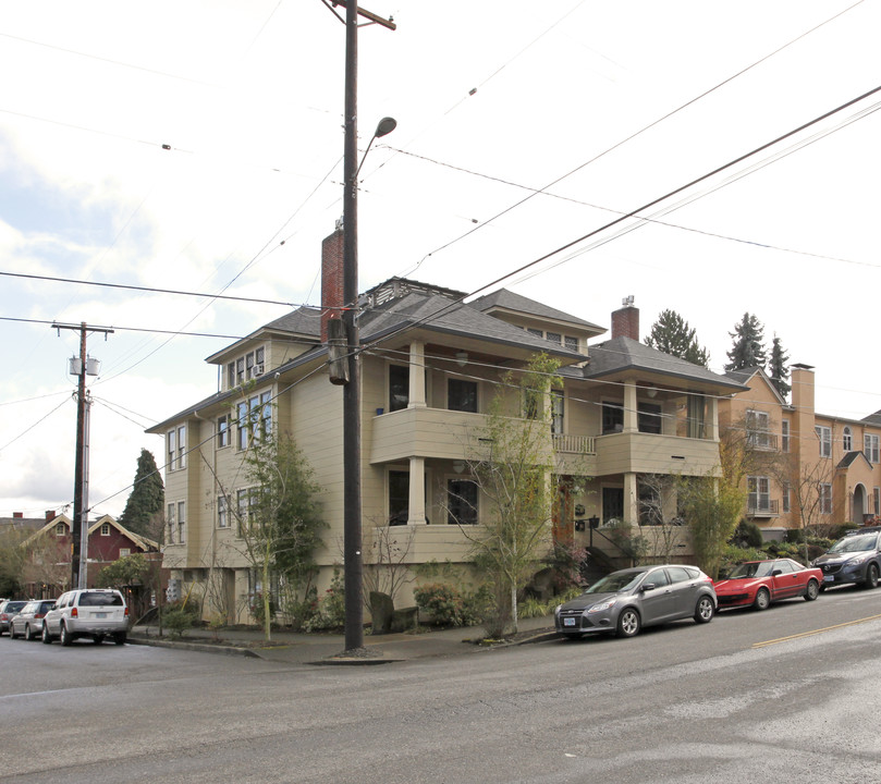 1134 NW 25th Ave in Portland, OR - Building Photo