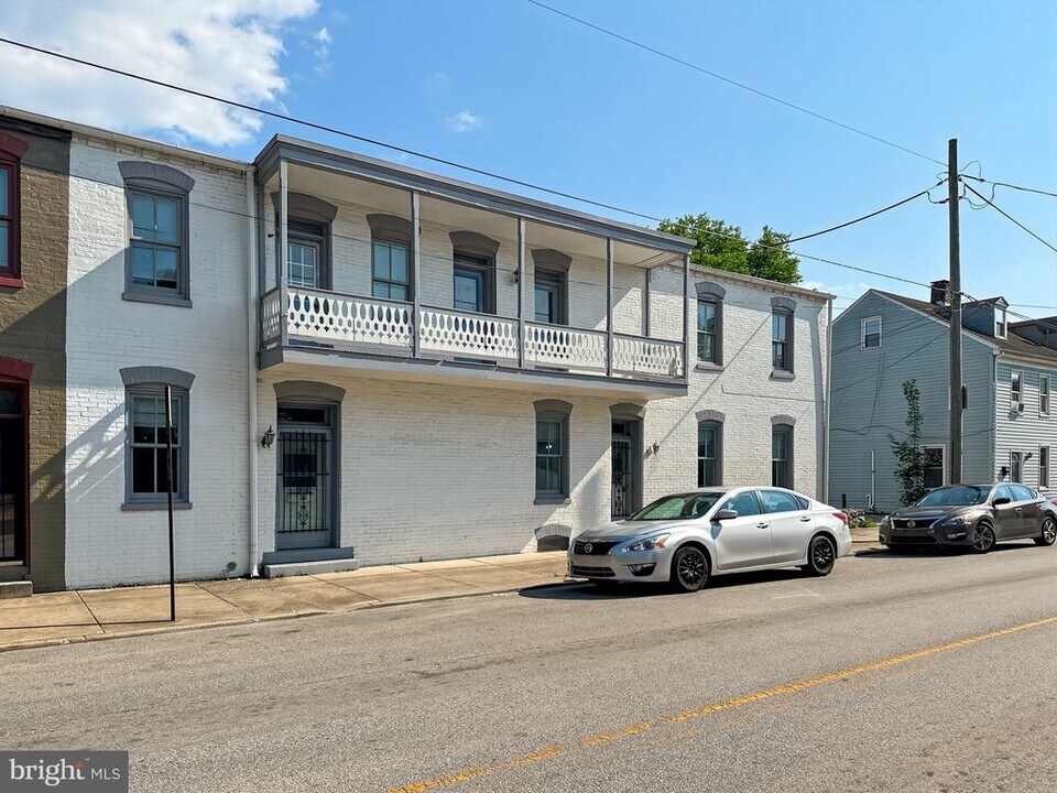 408 W Princess St in York, PA - Building Photo