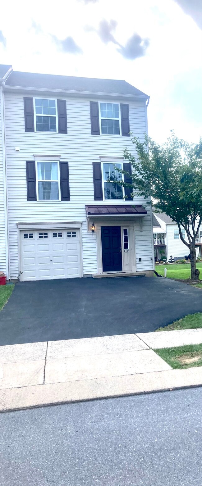 property at 139 Exeter Ln