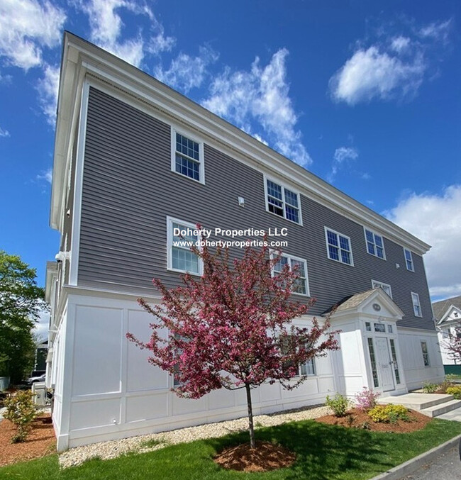 67 Saunders St in North Andover, MA - Foto de edificio - Building Photo