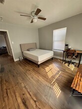 8137 Wetherby Ln in Houston, TX - Building Photo - Building Photo