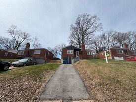 6625 Thurston Ave in Berkeley, MO - Building Photo