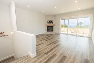 2380 Manchester Ave in Encinitas, CA - Building Photo - Building Photo
