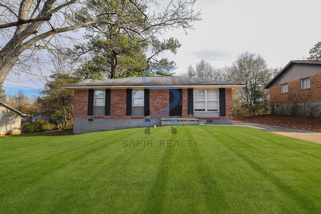 8886 Ashton Rd in Jonesboro, GA - Foto de edificio - Building Photo