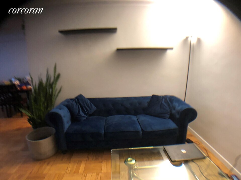 241 E 76th St-Unit -: 3-G in New York, NY - Building Photo