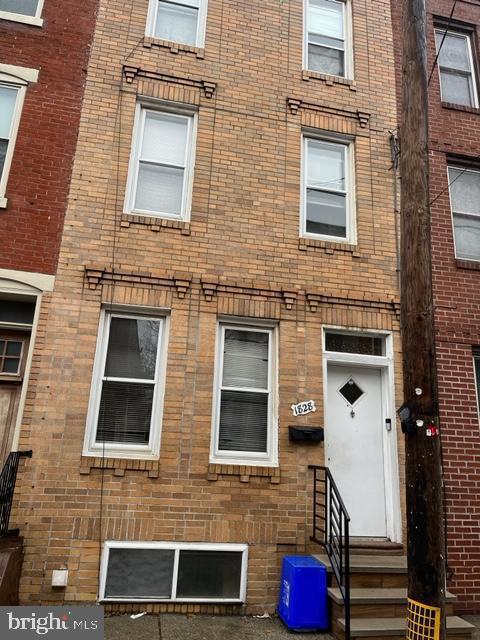 1828 S Hicks St in Philadelphia, PA - Building Photo