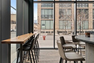 164 N Ada St in Chicago, IL - Building Photo - Building Photo