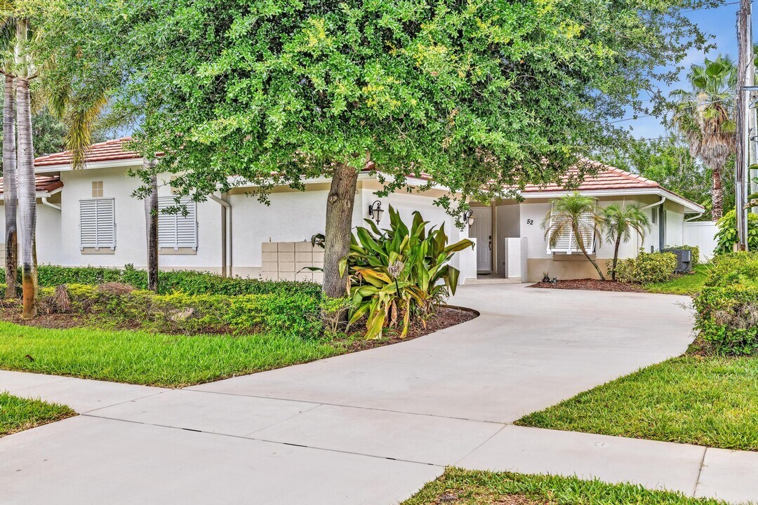 52 Lariat Cir in Boca Raton, FL - Building Photo