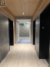 430 Square One Dr in Mississauga, ON - Building Photo - Building Photo