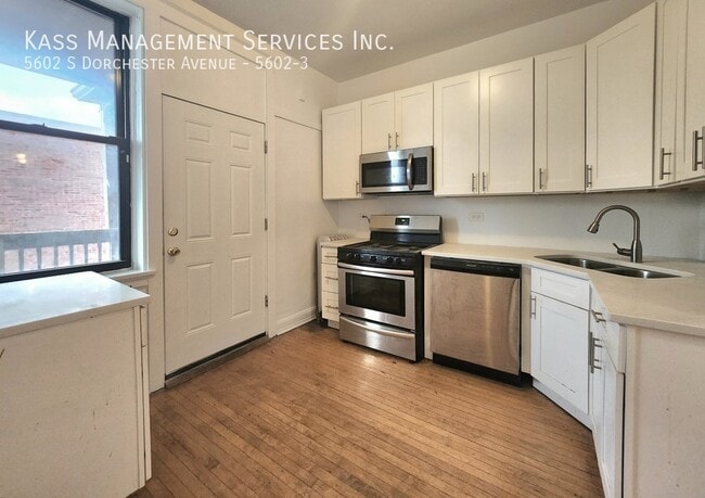 5602 S Dorchester Ave in Chicago, IL - Foto de edificio - Building Photo
