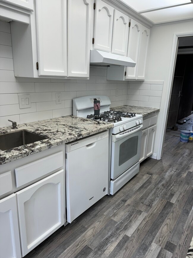 property at 2185 W Nicolet St