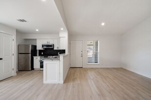 9616 Point Vista Pl in Austin, TX - Building Photo