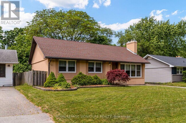 14 Caroline St in St Catharines, ON - Building Photo - Building Photo