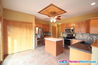 6874 Dakota Dr in West Des Moines, IA - Building Photo - Building Photo
