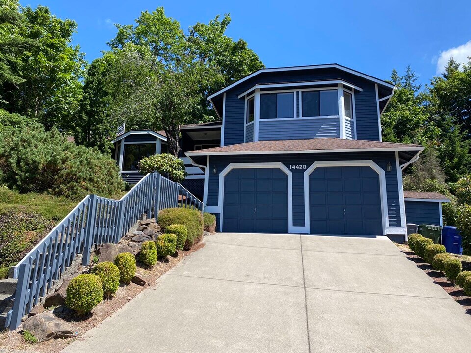 14420 SE 63rd St in Bellevue, WA - Building Photo