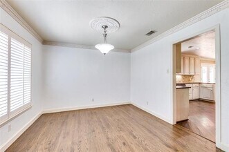 6823 Walnut Hill Ln in Dallas, TX - Building Photo - Building Photo