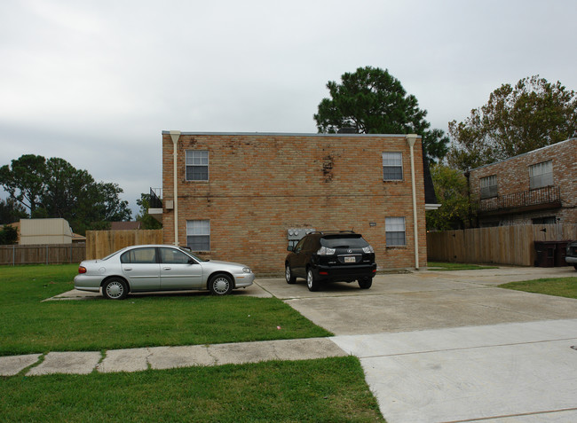 3564 Martinique Ave in Kenner, LA - Foto de edificio - Building Photo