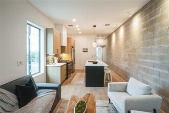 700 Denson Dr in Austin, TX - Building Photo - Building Photo