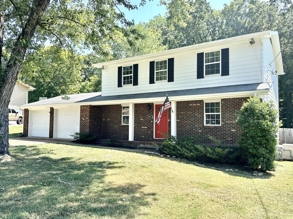 7806 Celeste Ln in Hixson, TN - Foto de edificio