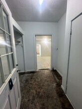 613 Rose St, Unit 1A in La Porte, IN - Foto de edificio - Building Photo
