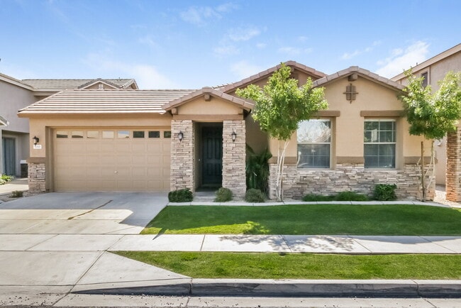 property at 5265 E Hilton Ave