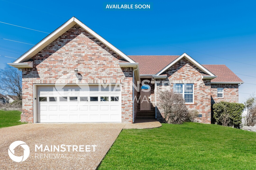 3994 Kristen St in Spring Hill, TN - Building Photo