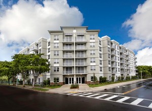 Courtside Family Apartments in Miami, FL - Building Photo - Building Photo