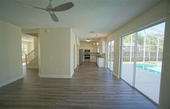 11208 Scotchwood Dr in Riverview, FL - Building Photo - Building Photo