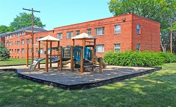 Hamilton Manor in Hyattsville, MD - Building Photo - Building Photo