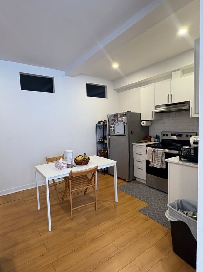 5491 Av. Victoria in Montréal, QC - Building Photo - Building Photo