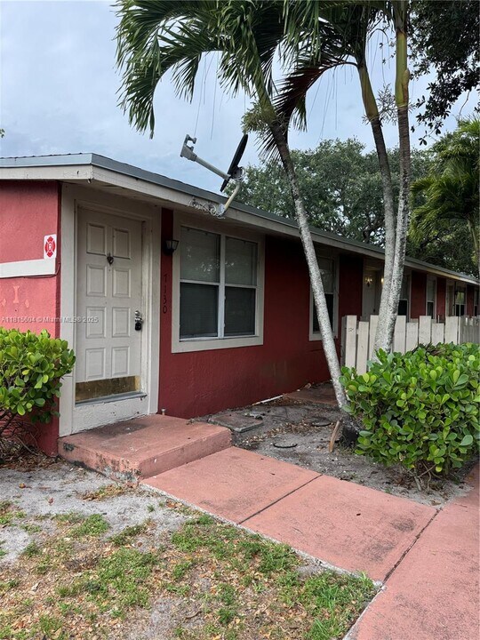 7130 Southgate Blvd in Tamarac, FL - Building Photo