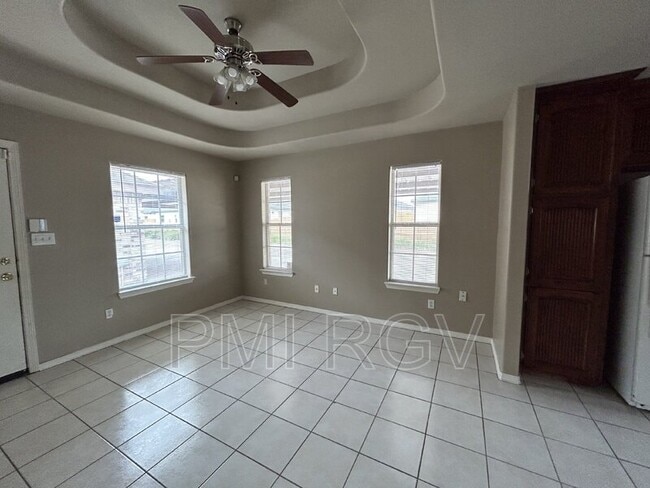 809 W Bronze Dr in Pharr, TX - Building Photo - Building Photo