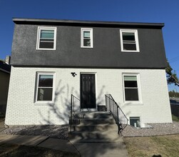 921 Oliver Ave N, Unit 921 in Minneapolis, MN - Building Photo - Building Photo