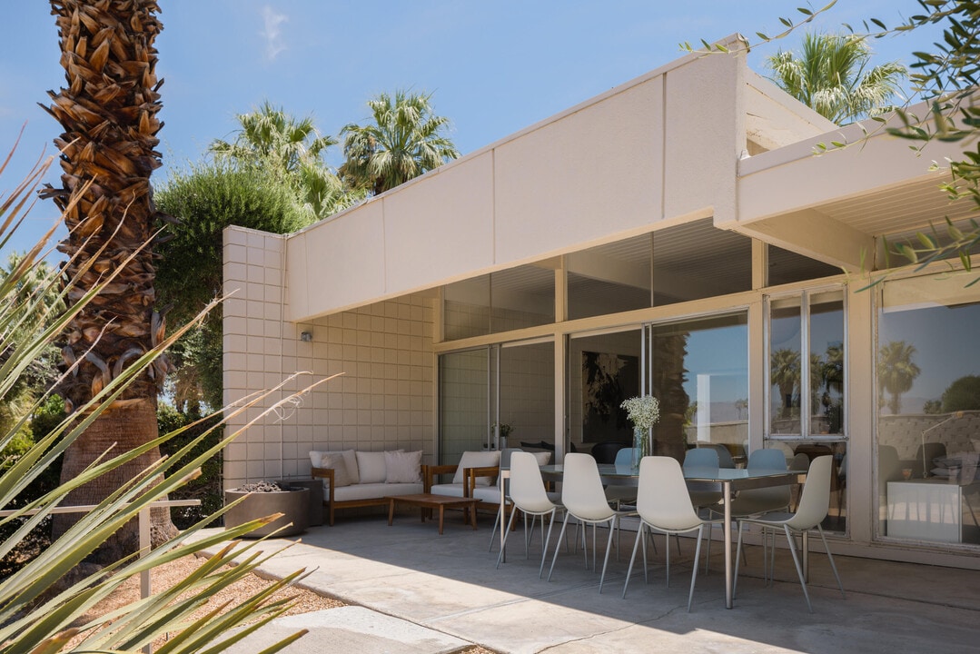 483 Sandpiper St in Palm Desert, CA - Building Photo