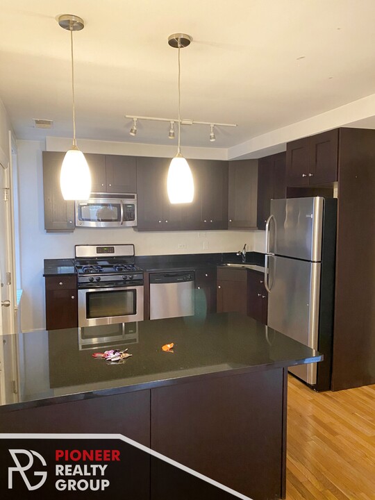 3818 N Sheffield Ave, Unit G in Chicago, IL - Foto de edificio