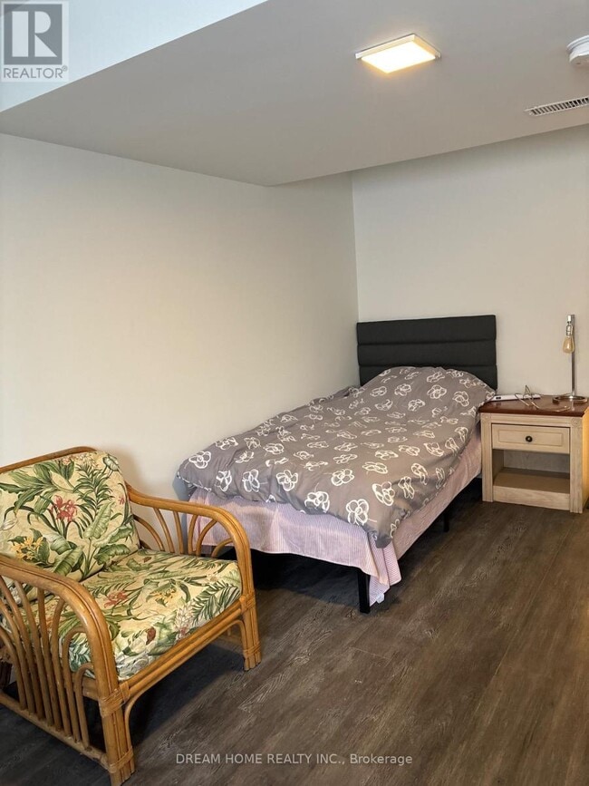 850 Clarkson Rd S in Mississauga, ON - Building Photo - Building Photo