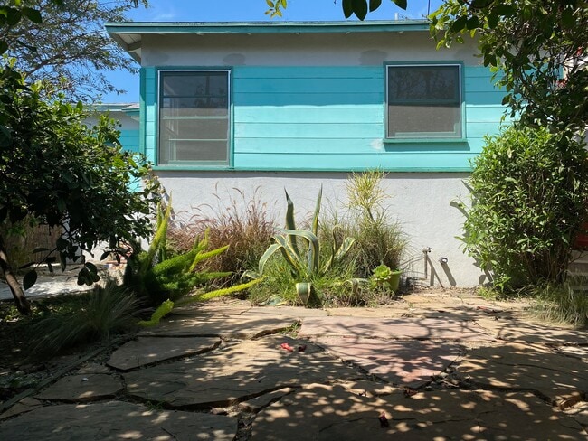 924 Electric Ave, Unit 924 in Los Angeles, CA - Building Photo - Building Photo