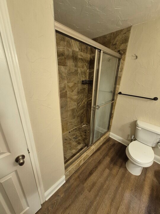 912 W Willow St in Sanger, TX - Building Photo
