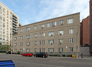 49 Mutual St in Toronto, ON - Building Photo - Building Photo